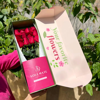 CAJA CLÁSICA - 12 ROSAS ROJAS FLORES